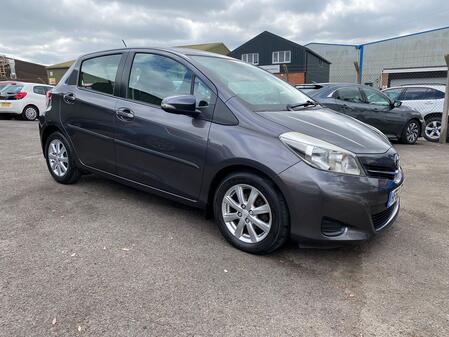 TOYOTA YARIS 1.3 Dual VVT-i TR